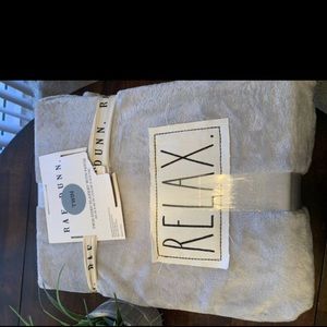 Rae Dunn blanket new twin size